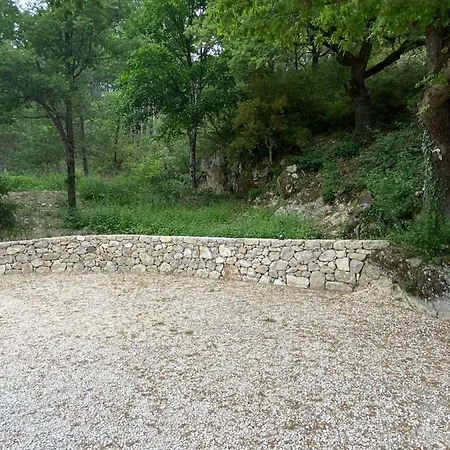 Mas De La Pauze Bed & Breakfast Reilhanette