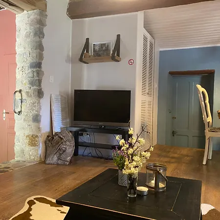 Bed & Breakfast Mas De La Pauze 3*